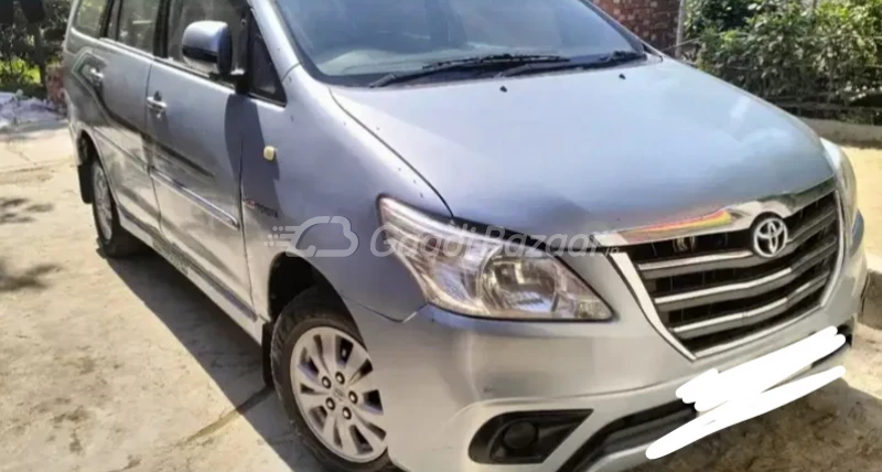 TOYOTA Innova [2005-2009]