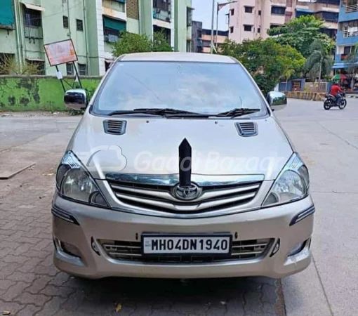 TOYOTA INNOVA