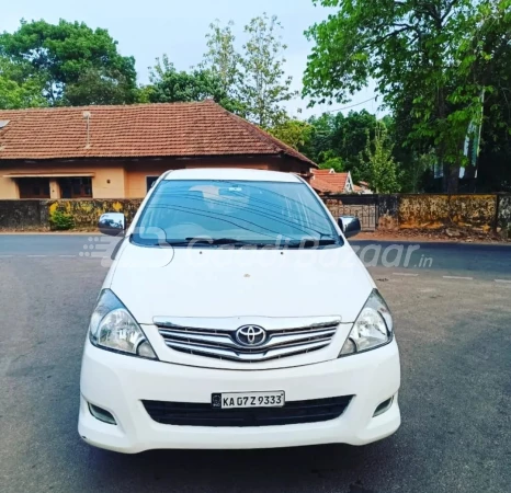 TOYOTA Innova [2015-2016]