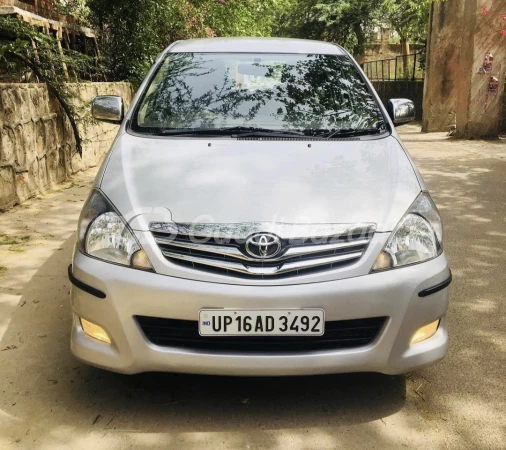 TOYOTA Innova [2015-2016]