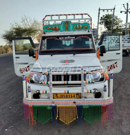 MAHINDRA Bolero Pik-Up