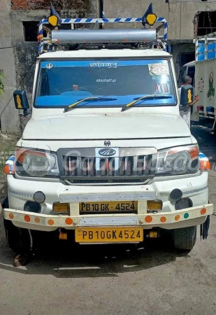 MAHINDRA Bolero Pik-Up