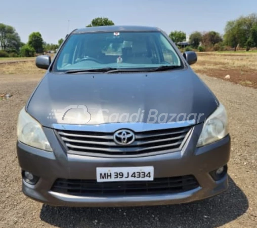 TOYOTA INNOVA