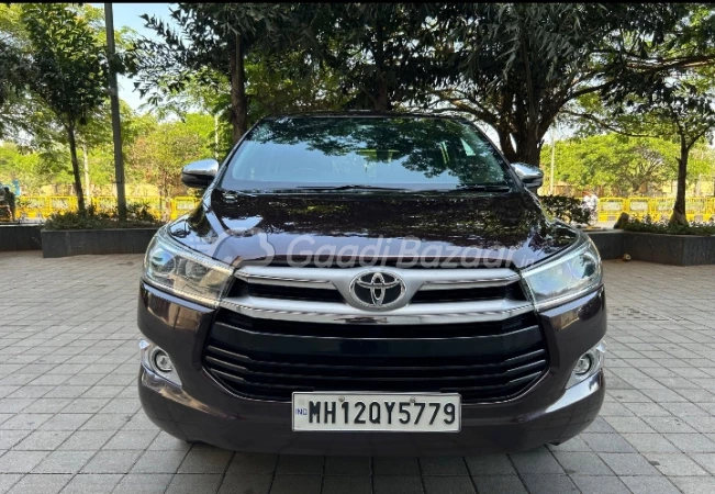 TOYOTA INNOVA CRYSTA