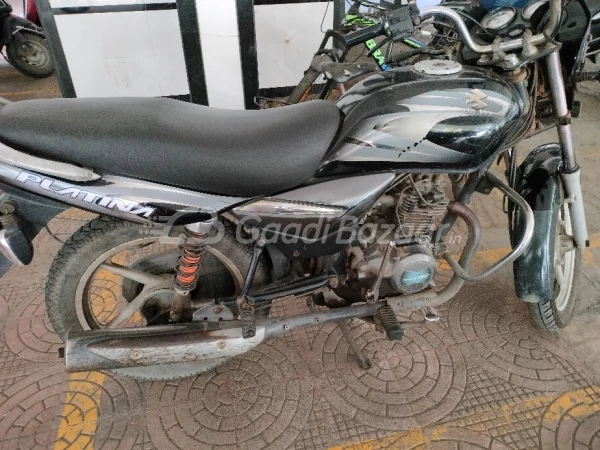 Bajaj platina silver online colour