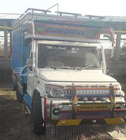 MAHINDRA Bolero Pik-Up