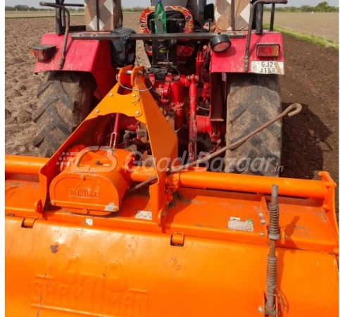 MAHINDRA Yuvraj 215 Nxt