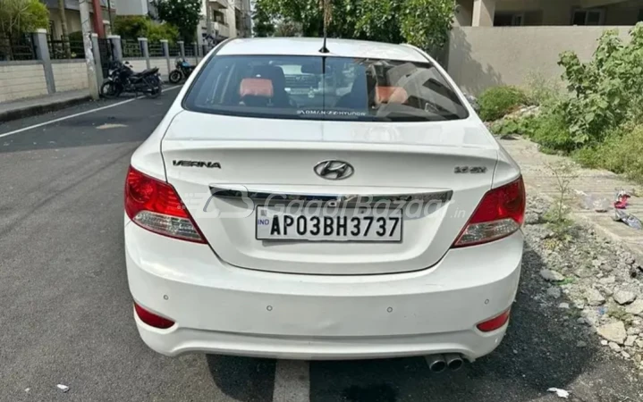 HYUNDAI Verna [2011-2015]