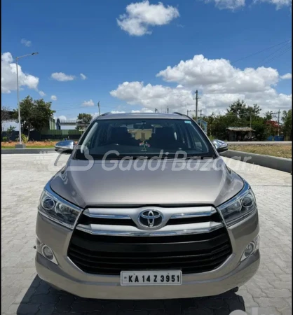 TOYOTA INNOVA CRYSTA