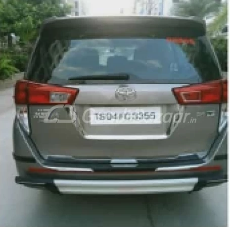 TOYOTA INNOVA CRYSTA