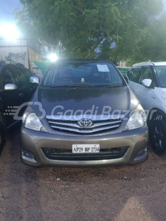 TOYOTA INNOVA