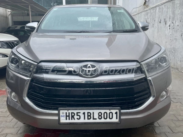 TOYOTA INNOVA CRYSTA