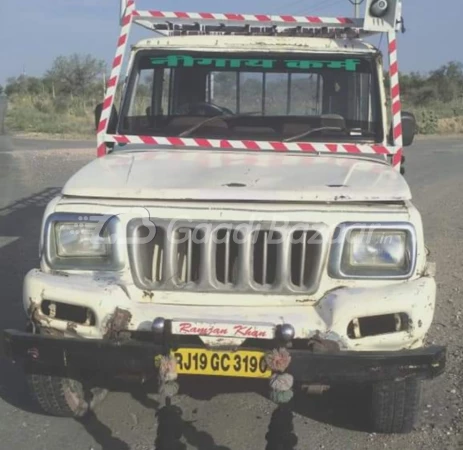 MAHINDRA Bolero Camper