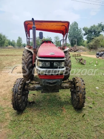 MAHINDRA Arjun 555 Di