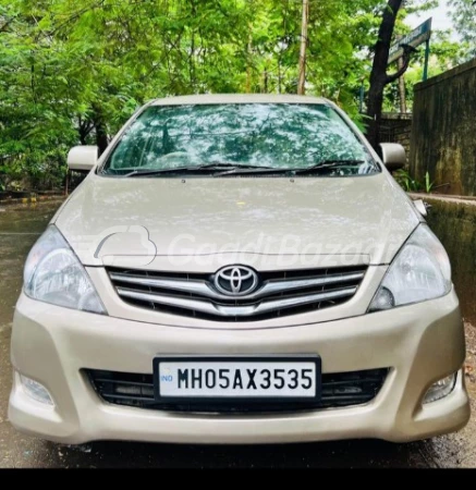 TOYOTA INNOVA