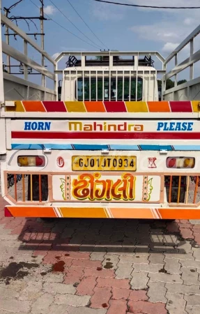 MAHINDRA Bolero Maxitruck Plus