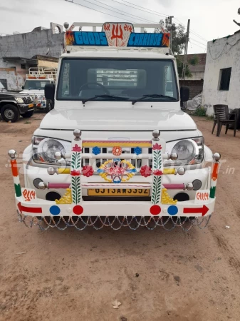 MAHINDRA Bolero Maxitruck Plus