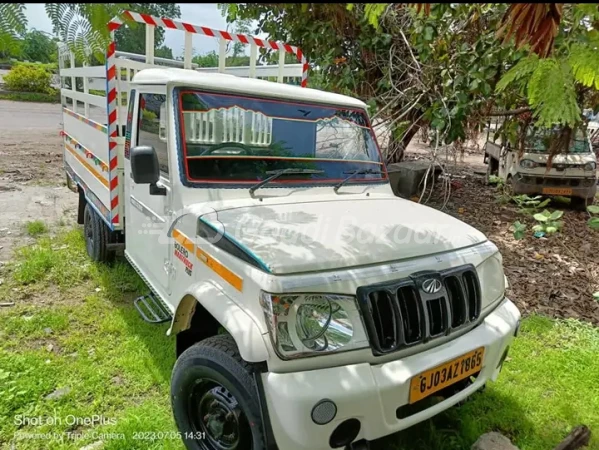 MAHINDRA Bolero Maxitruck Plus