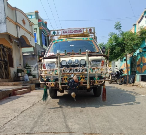 ASHOK LEYLAND DOST