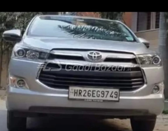 TOYOTA INNOVA CRYSTA