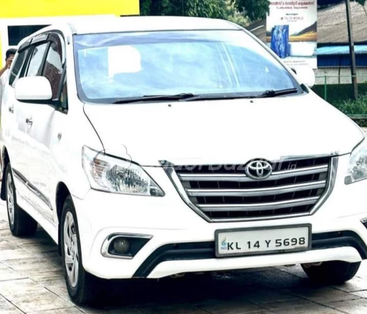 TOYOTA Innova [2015-2016]