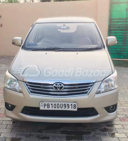 TOYOTA Innova [2012-2013]