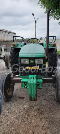 John Deere 5050 E