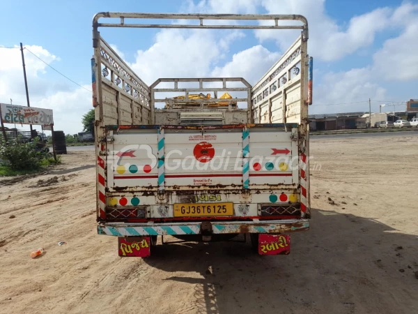 MAHINDRA Bolero Pik-Up