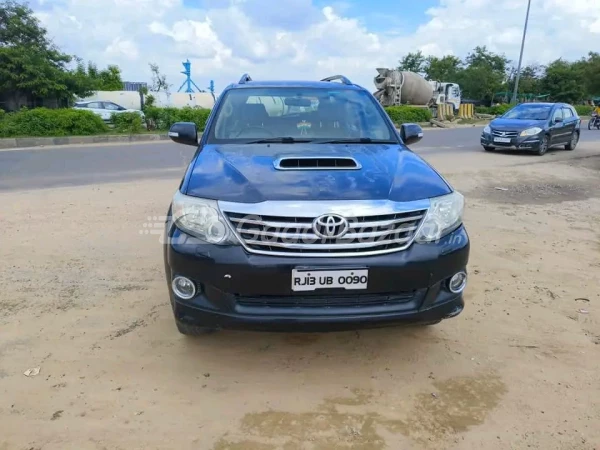 TOYOTA Fortuner [2009-2012]