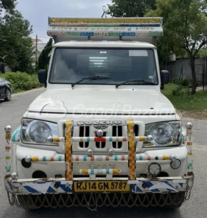 MAHINDRA Bolero Pik-Up