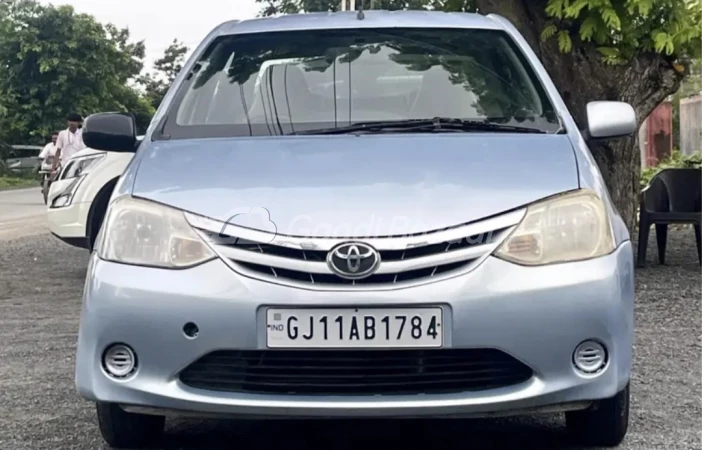 TOYOTA Etios [2010-2013]