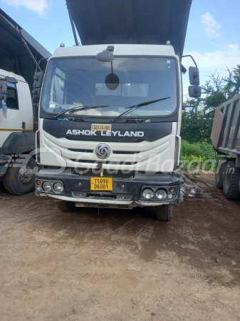 ASHOK LEYLAND 6X2 Haulage 2820