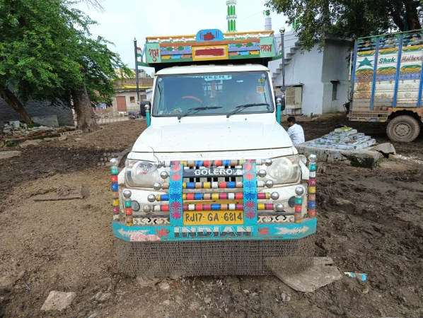 MAHINDRA Bolero Camper