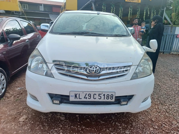 TOYOTA INNOVA