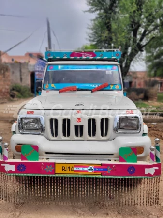 MAHINDRA Bolero Pik-Up