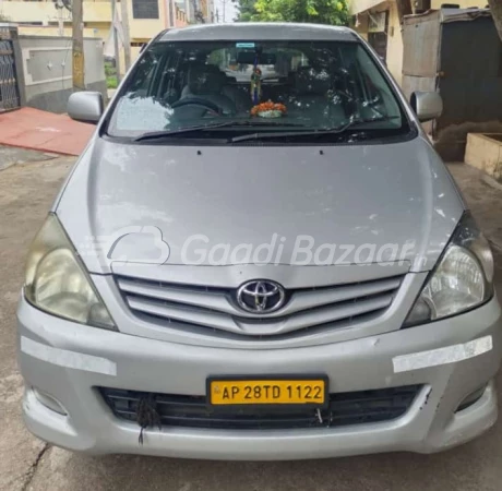 TOYOTA Innova [2015-2016]