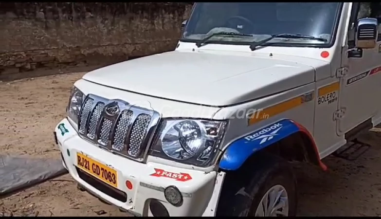 MAHINDRA Bolero Pik-Up