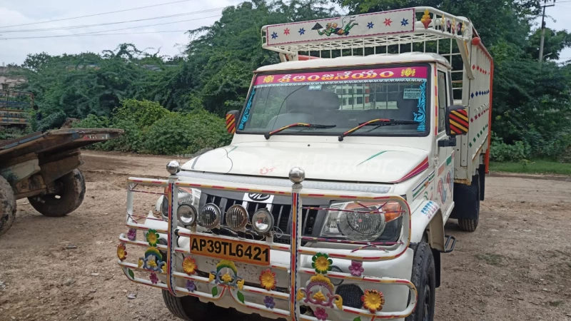 MAHINDRA Bolero Pik-Up