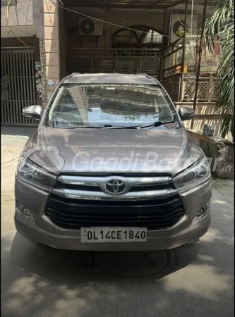 TOYOTA INNOVA CRYSTA