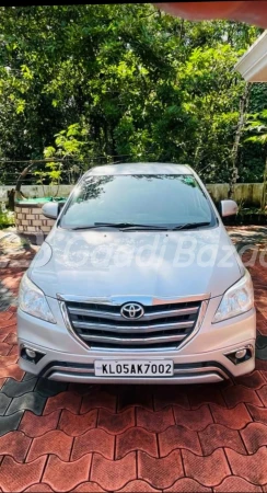 TOYOTA INNOVA