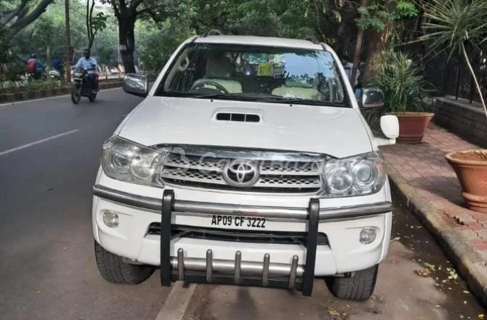 TOYOTA FORTUNER