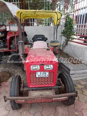 MAHINDRA Yuvraj 215 Nxt