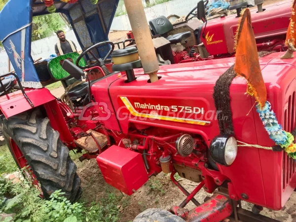 MAHINDRA 575 Di