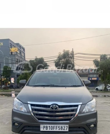 TOYOTA Innova [2015-2016]