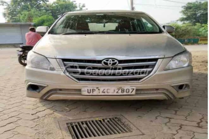 TOYOTA Innova [2005-2009]