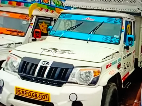 MAHINDRA Bolero Pik-Up