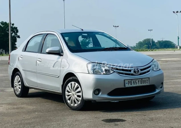 TOYOTA Etios [2013-2014]