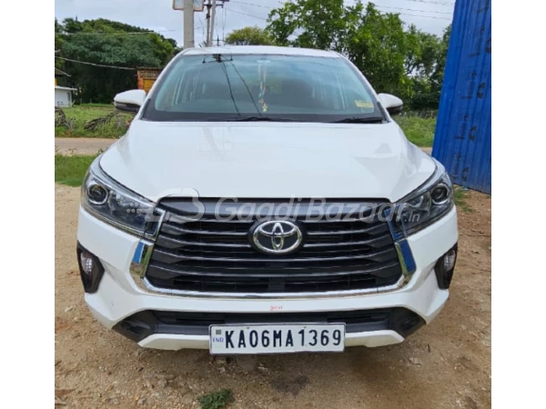 TOYOTA INNOVA CRYSTA