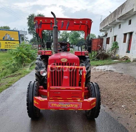 MAHINDRA 585 Di