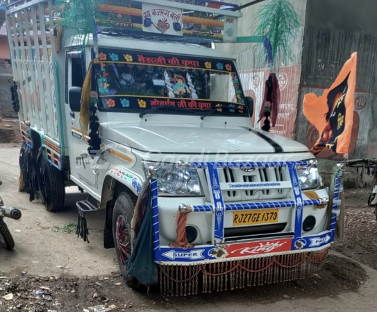 MAHINDRA Bolero Pik-Up